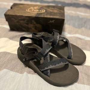Chaco Cloud Navy Size 10